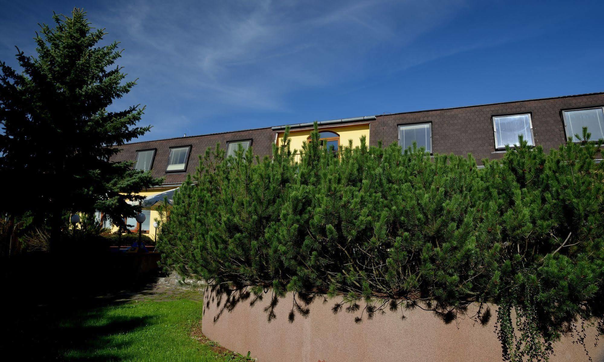 Penzion Agrothermal Besenova Bagian luar foto
