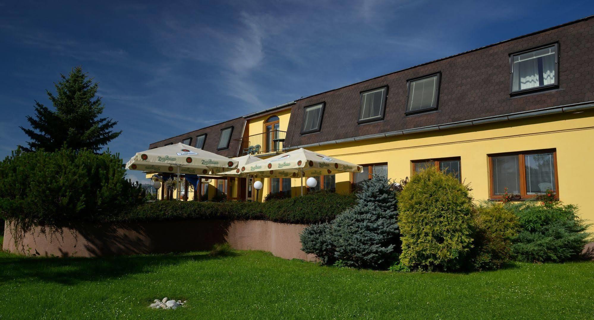 Penzion Agrothermal Besenova Bagian luar foto