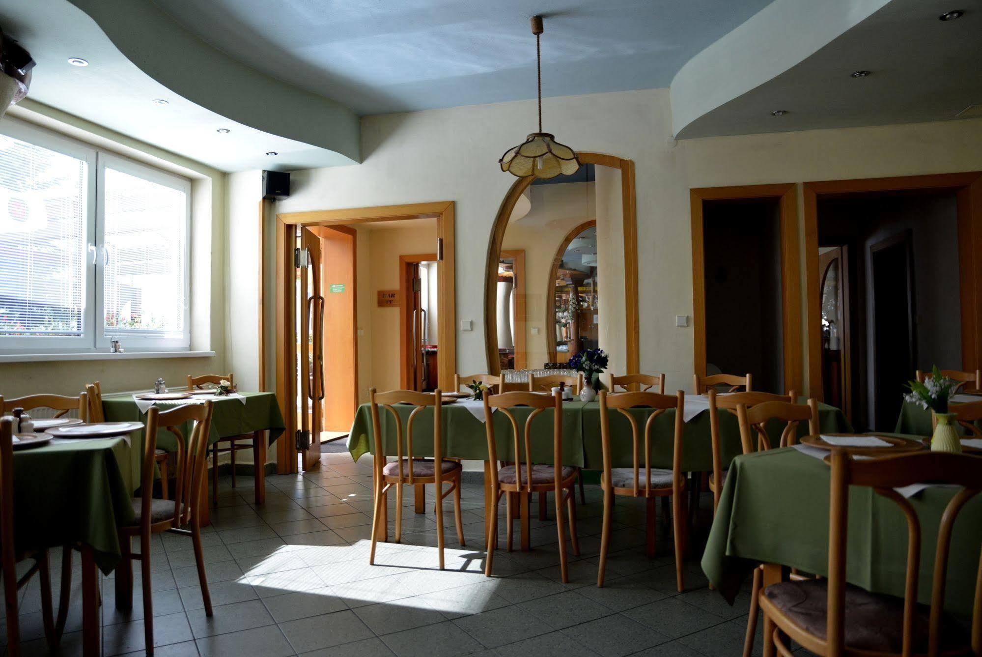 Penzion Agrothermal Besenova Bagian luar foto