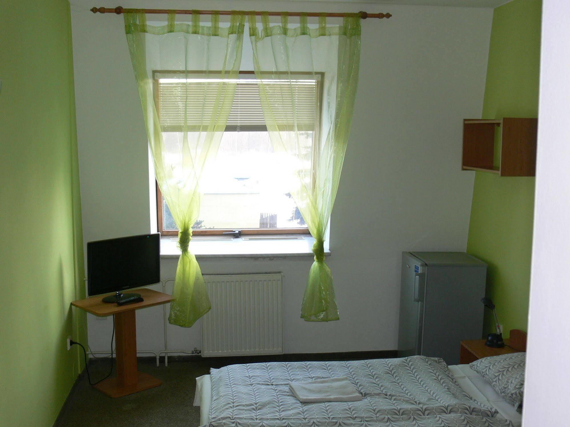 Penzion Agrothermal Besenova Bagian luar foto