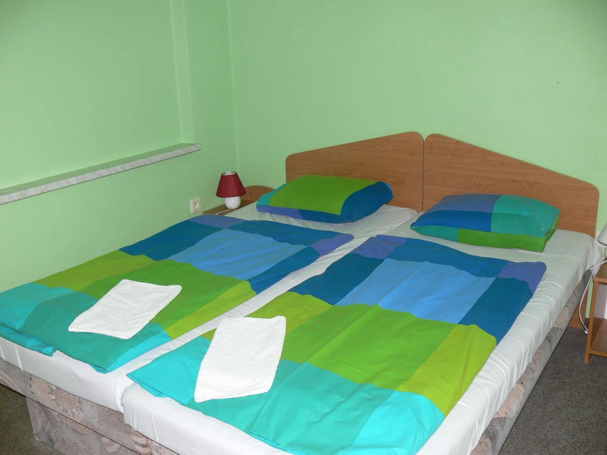 Penzion Agrothermal Besenova Bagian luar foto