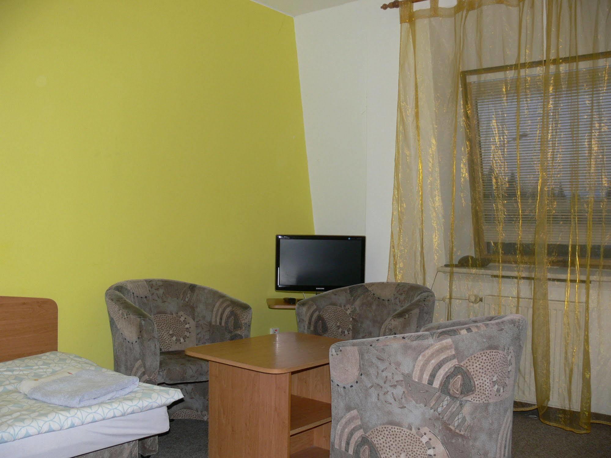 Penzion Agrothermal Besenova Bagian luar foto