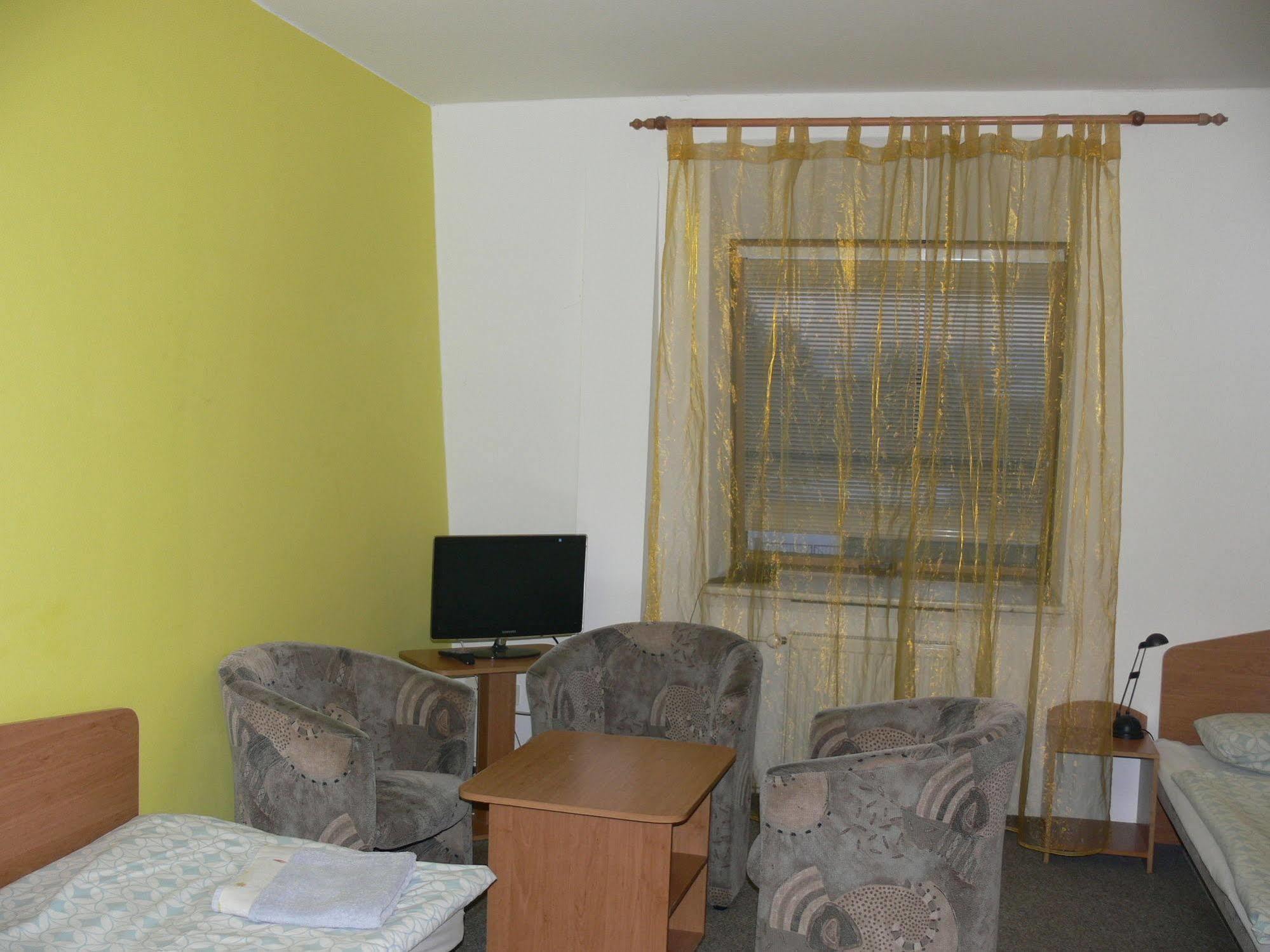 Penzion Agrothermal Besenova Bagian luar foto