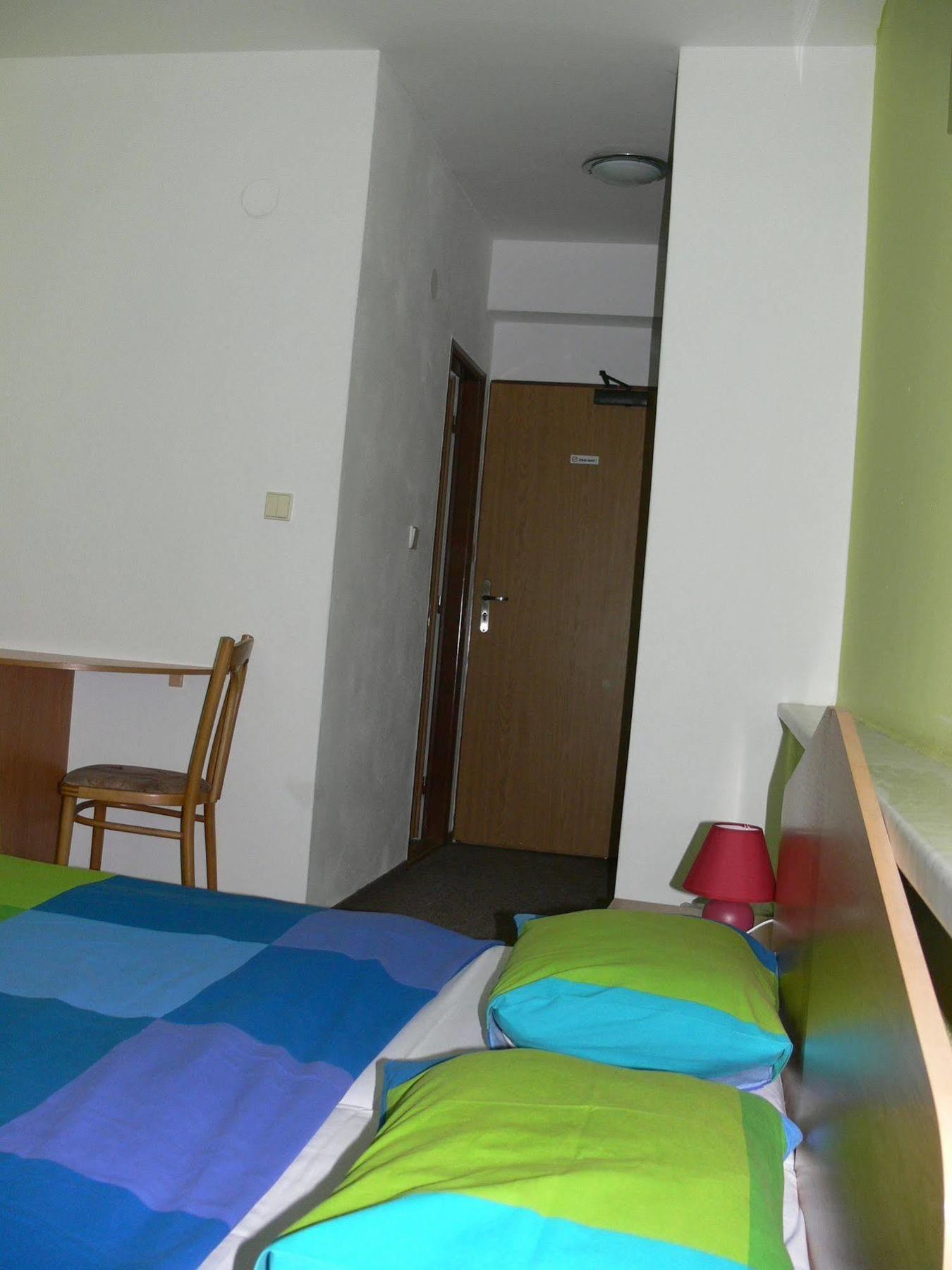 Penzion Agrothermal Besenova Bagian luar foto